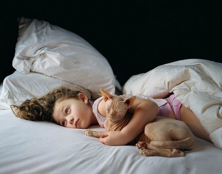 Robin Schwarz has been taking photographs of her daughter Amelia for more than 15 years now. In every picture she has been exploring Amelia's relationship with the world through animals and dreams.