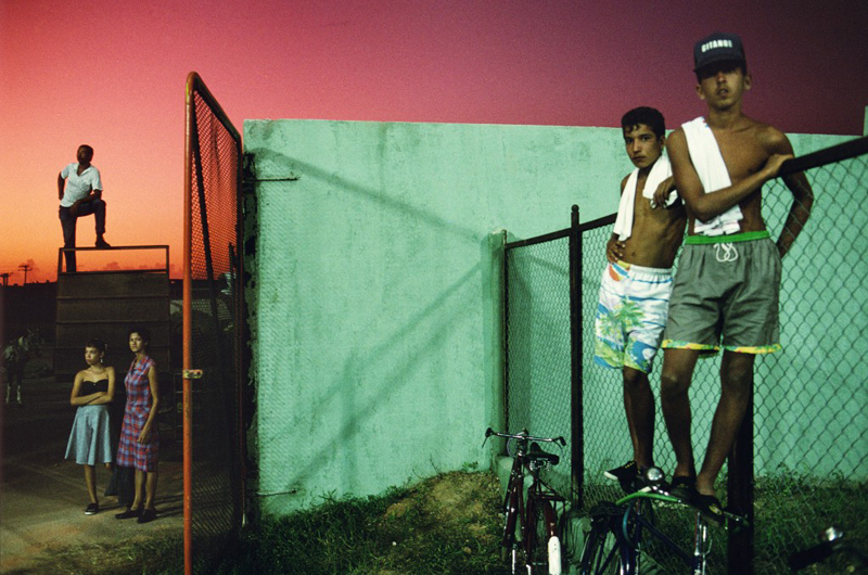 Baseball fans, Cuba, 1993 (c) Alex Webb