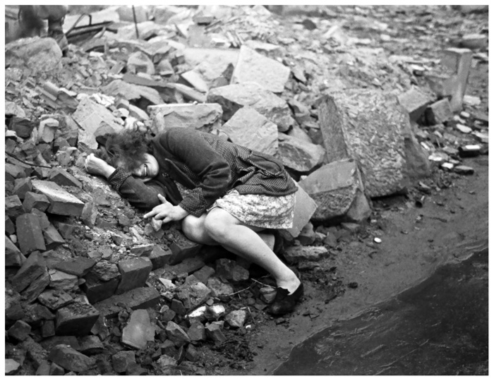 Dessau, Germany, 1945 by Henrie-Cartie Breesson (c) Magnum Photos