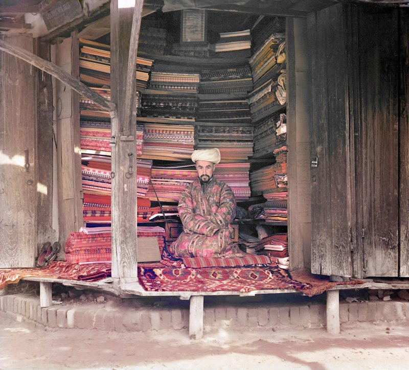 sergy-prokudin-gorsky-fabric-merchant-samarkand-1905-1915