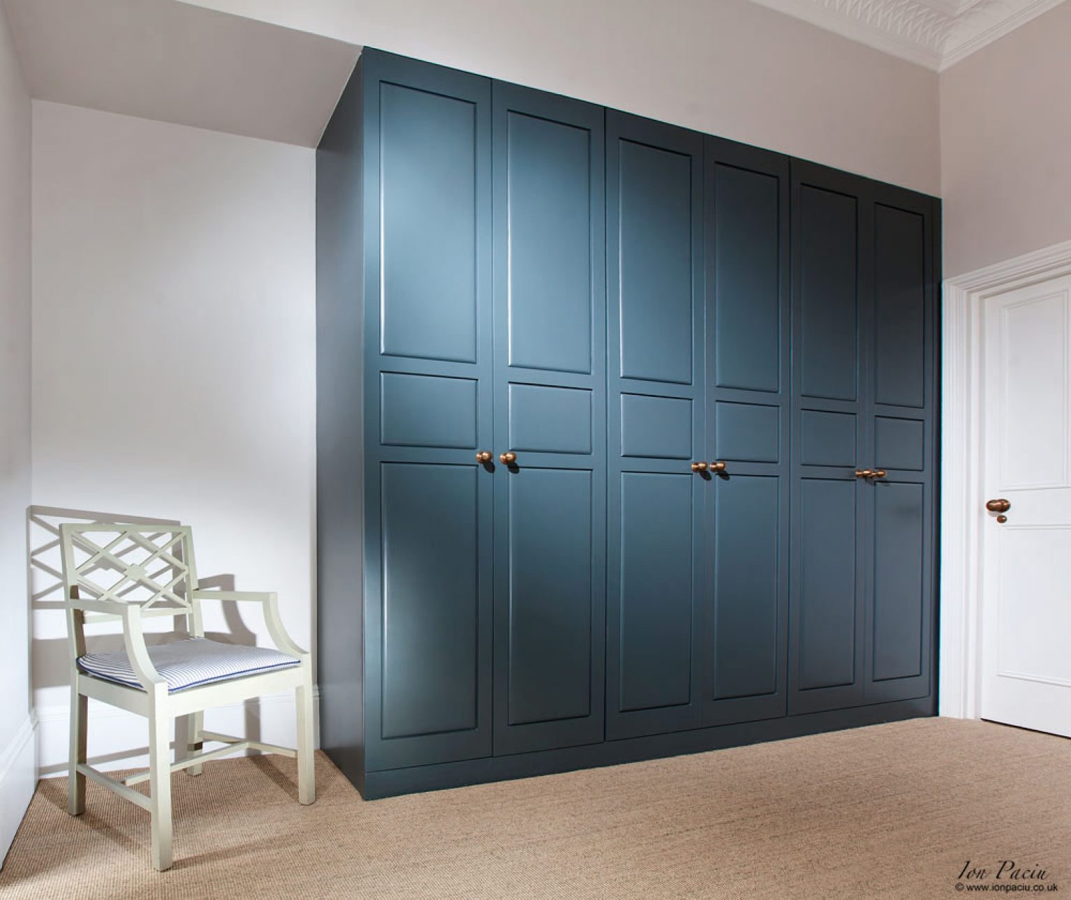 interior-design-photography-london-ion-paciu-wardrobe