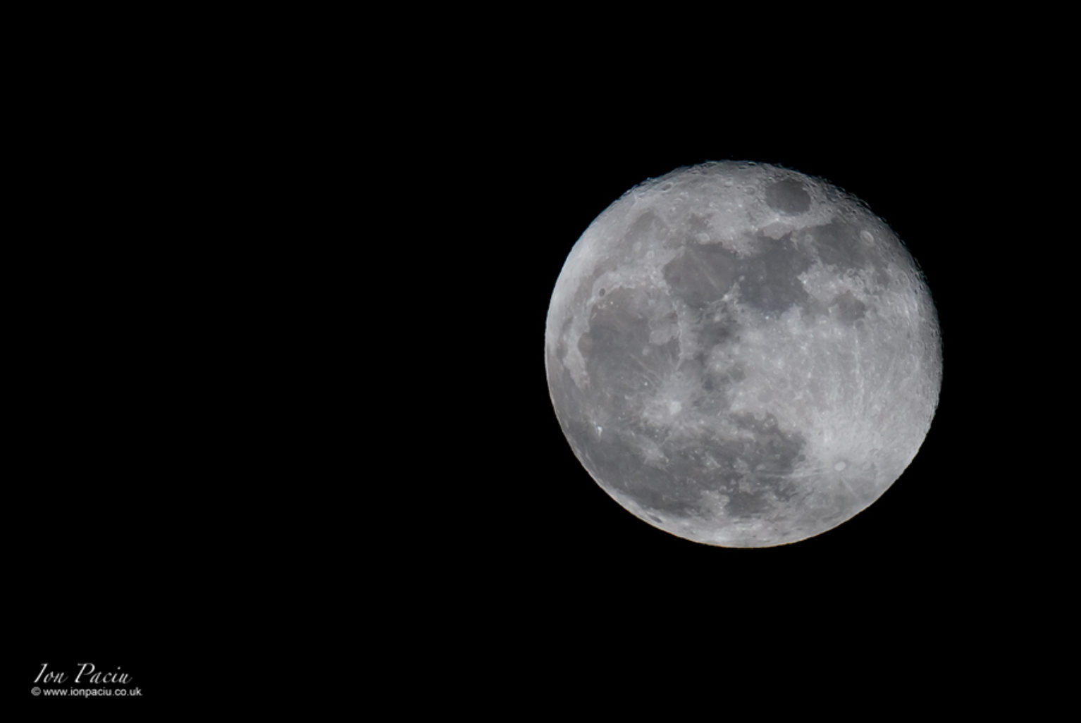 sigma600-sigma-telephoto-lens-moon-london-uk-ion-paciu