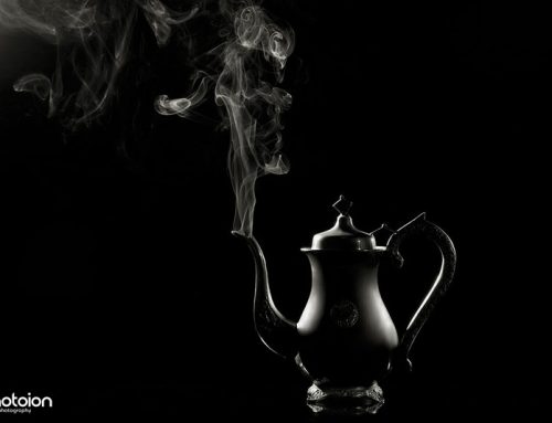 Smoke Tea Pot b/w